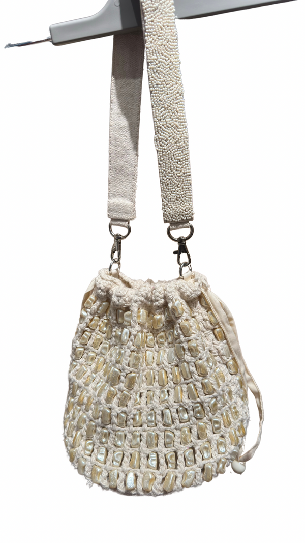 PEARL SANDS A&B BUCKET BAG